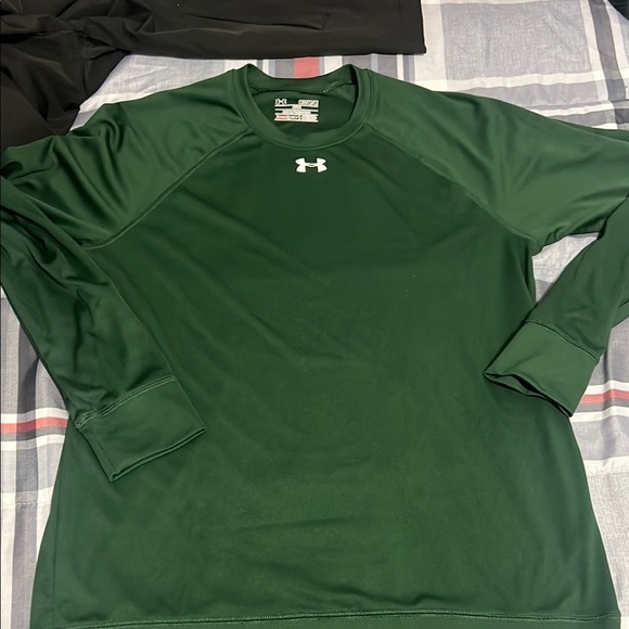 Under Armour Tops - Under Armour Green Long Sleeve Tee!
